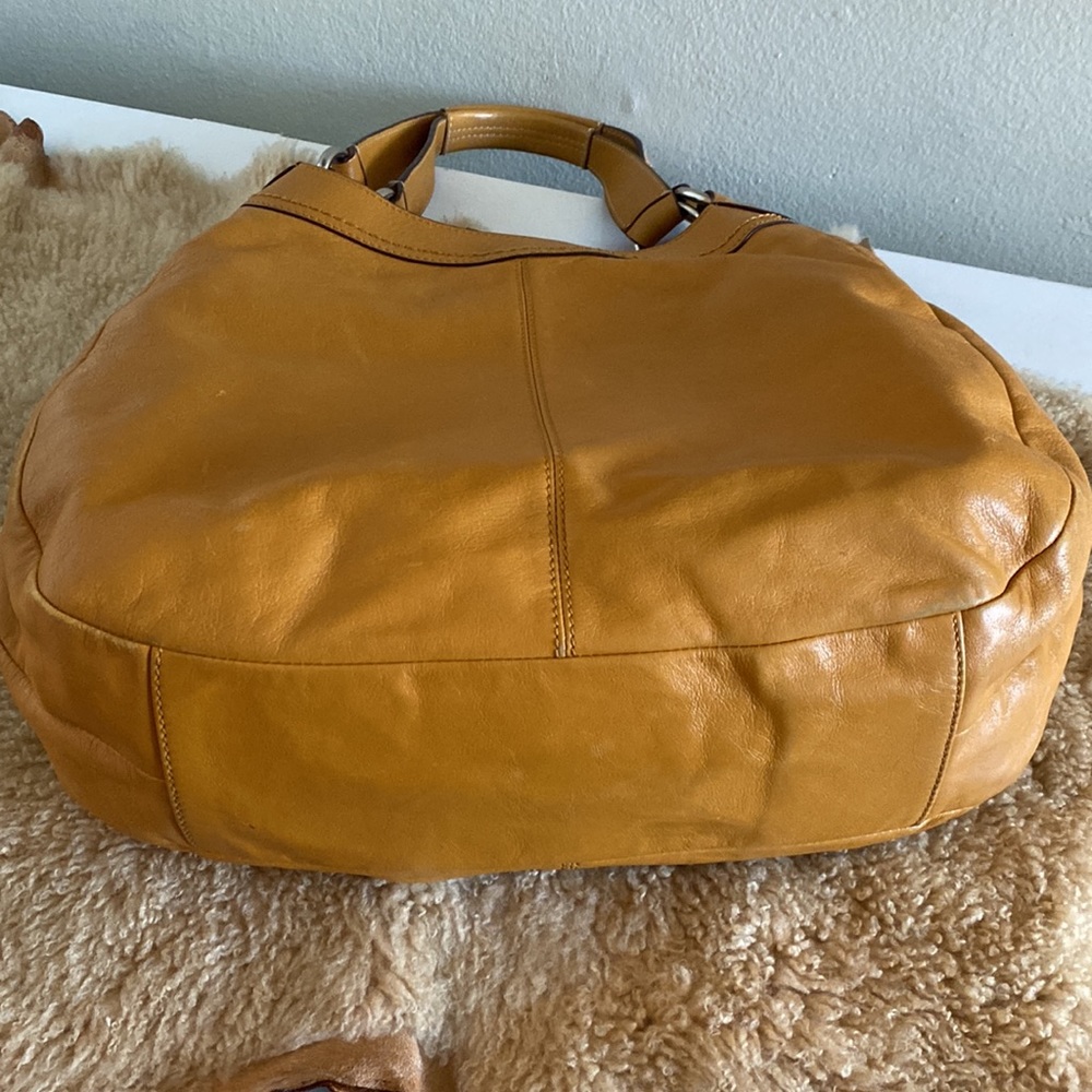 COACH YELLOW HONEY MUSTARD LEATHER HOBO BAG WITH SILVER BUCKLE D1069-F15075 - Picture 16 of 16